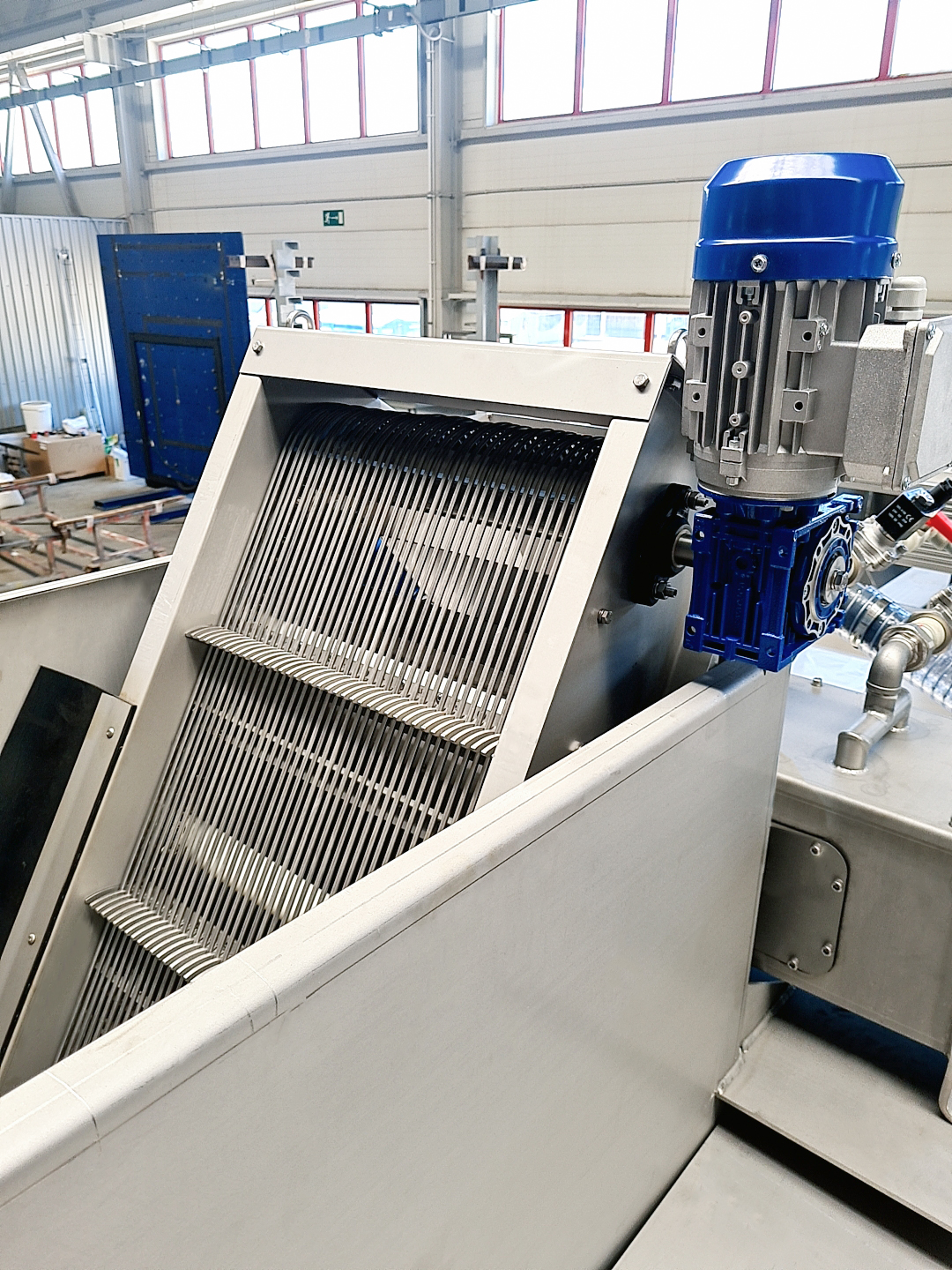 Esmil Kompleks do mechanicznego oczyszczania ścieków M-Comby
